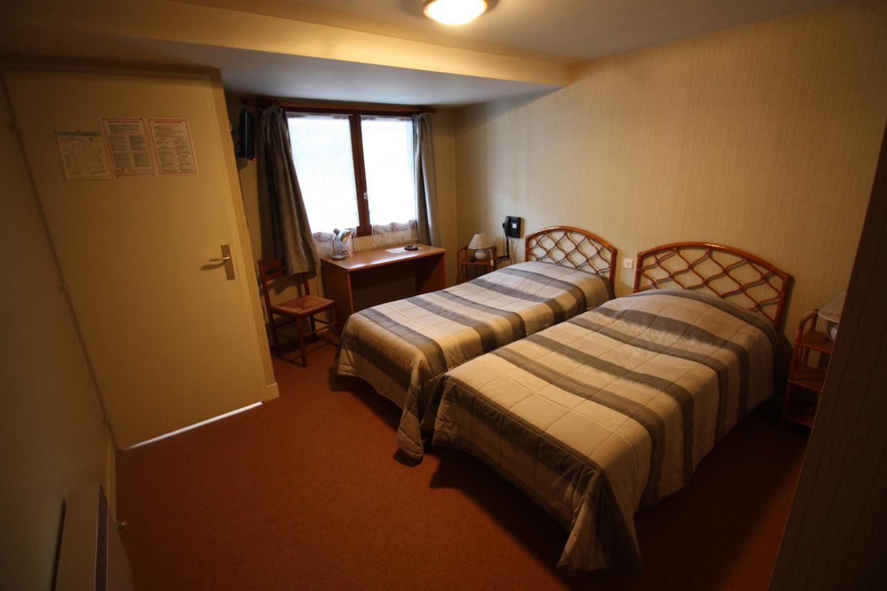 Hotel Les Deux Sapins Cailly-sur-Eure Rom bilde
