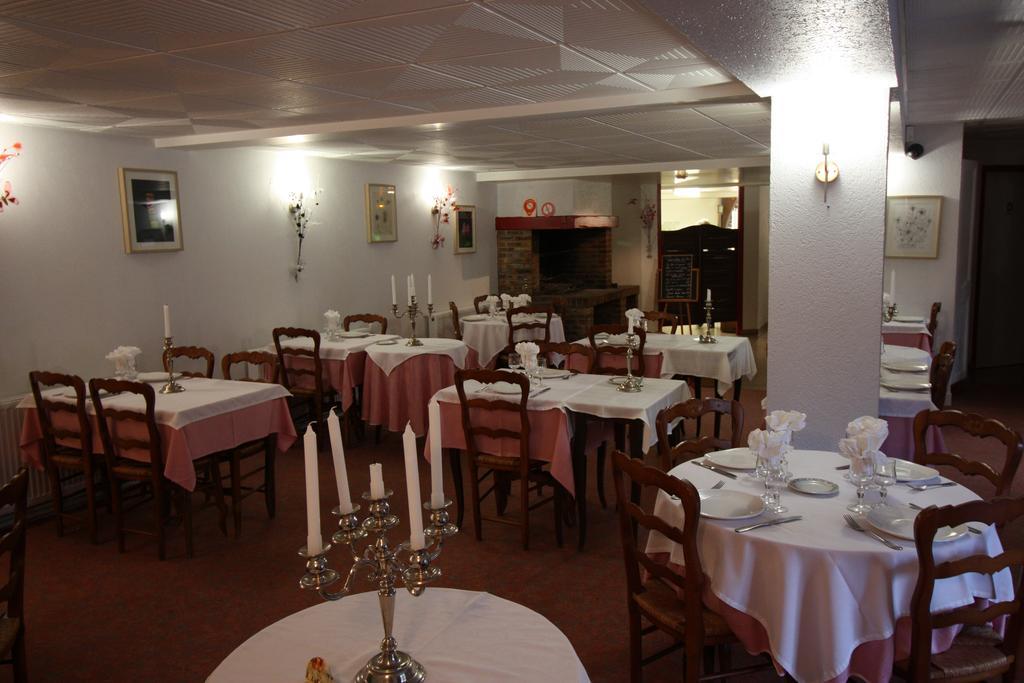 Hotel Les Deux Sapins Cailly-sur-Eure Eksteriør bilde