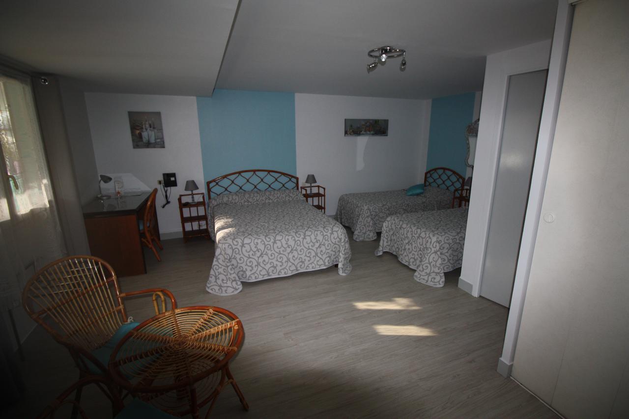 Hotel Les Deux Sapins Cailly-sur-Eure Eksteriør bilde
