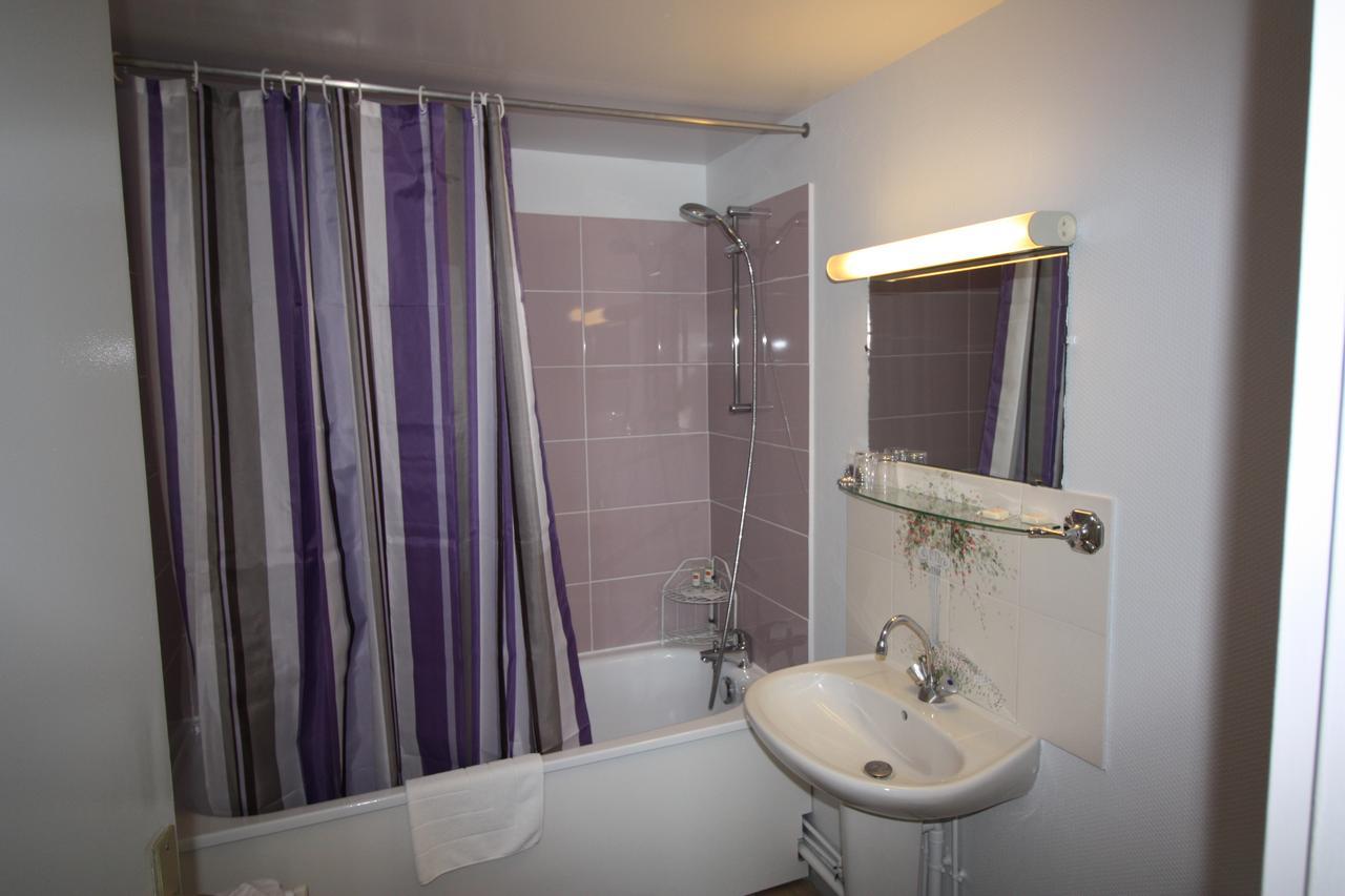 Hotel Les Deux Sapins Cailly-sur-Eure Eksteriør bilde