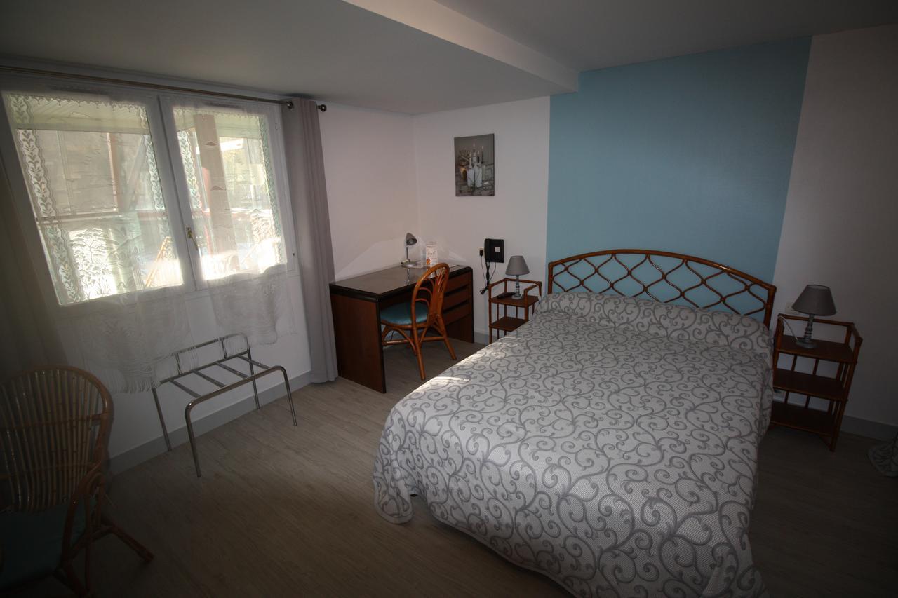 Hotel Les Deux Sapins Cailly-sur-Eure Eksteriør bilde