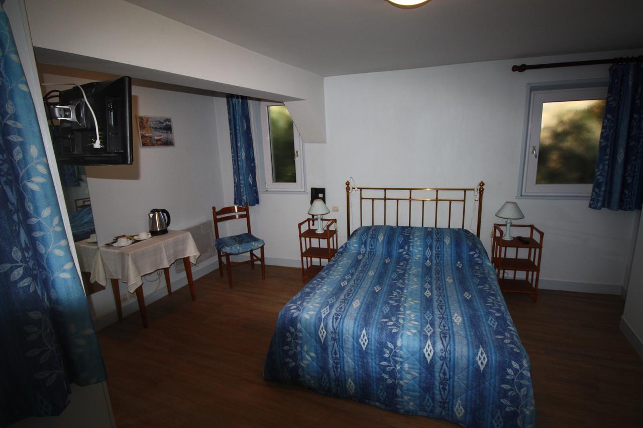 Hotel Les Deux Sapins Cailly-sur-Eure Eksteriør bilde