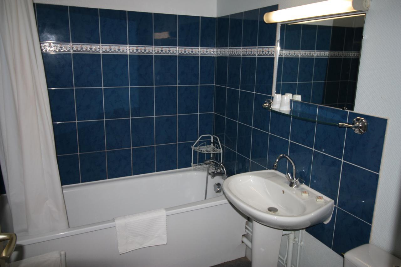 Hotel Les Deux Sapins Cailly-sur-Eure Eksteriør bilde